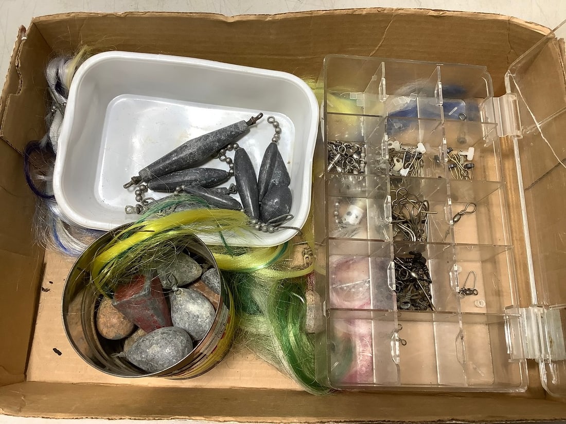 Fishing supplies(sinkers, lures, and more): Fishing supplies(sinkers, lures, and more)