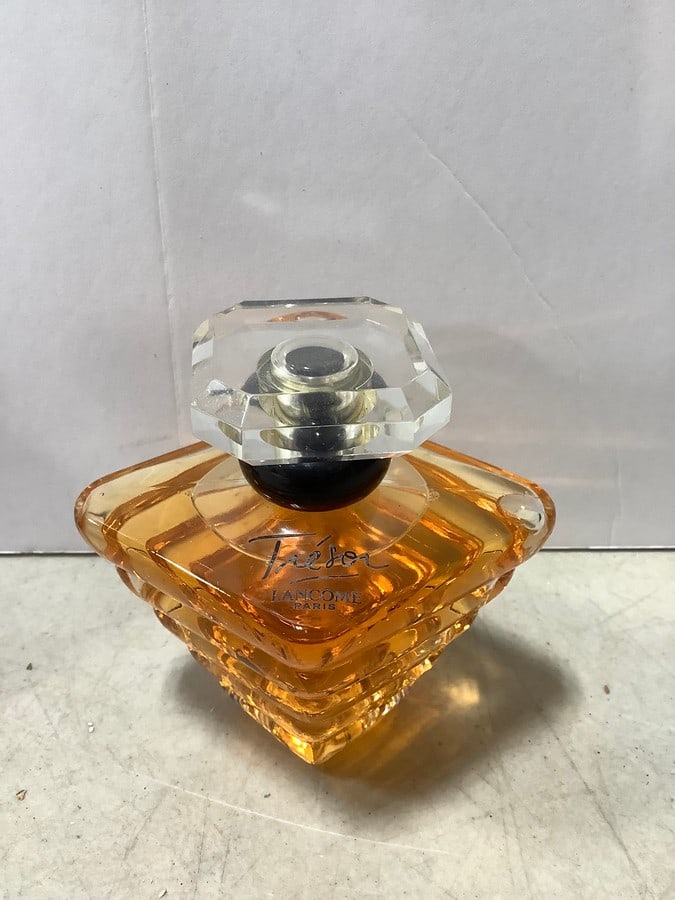 Tresor prefume Lancome Paris(3.4 fl.oz.): Tresor prefume Lancome Paris(3.4 fl.oz.)