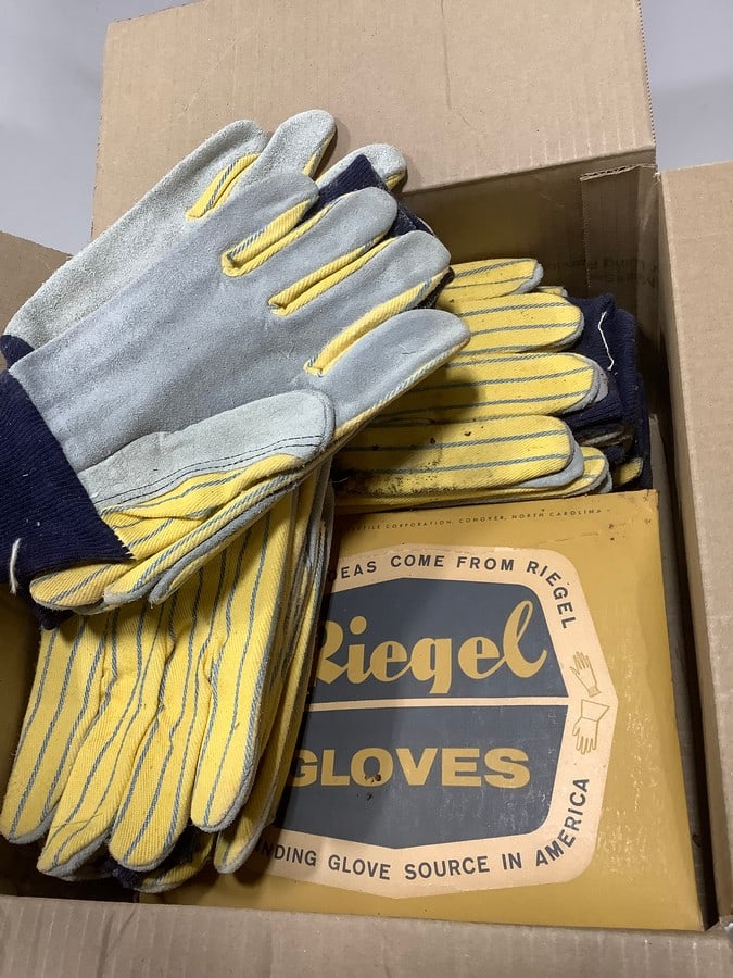 Industrial Riegel work gloves (1 of 1)