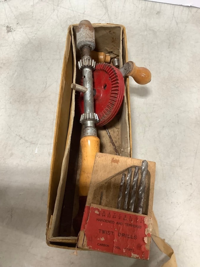 Vintage hand drill tool (1 of 1)