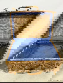 Vintage Picnic Basket (16.5inx12inx7.5in)