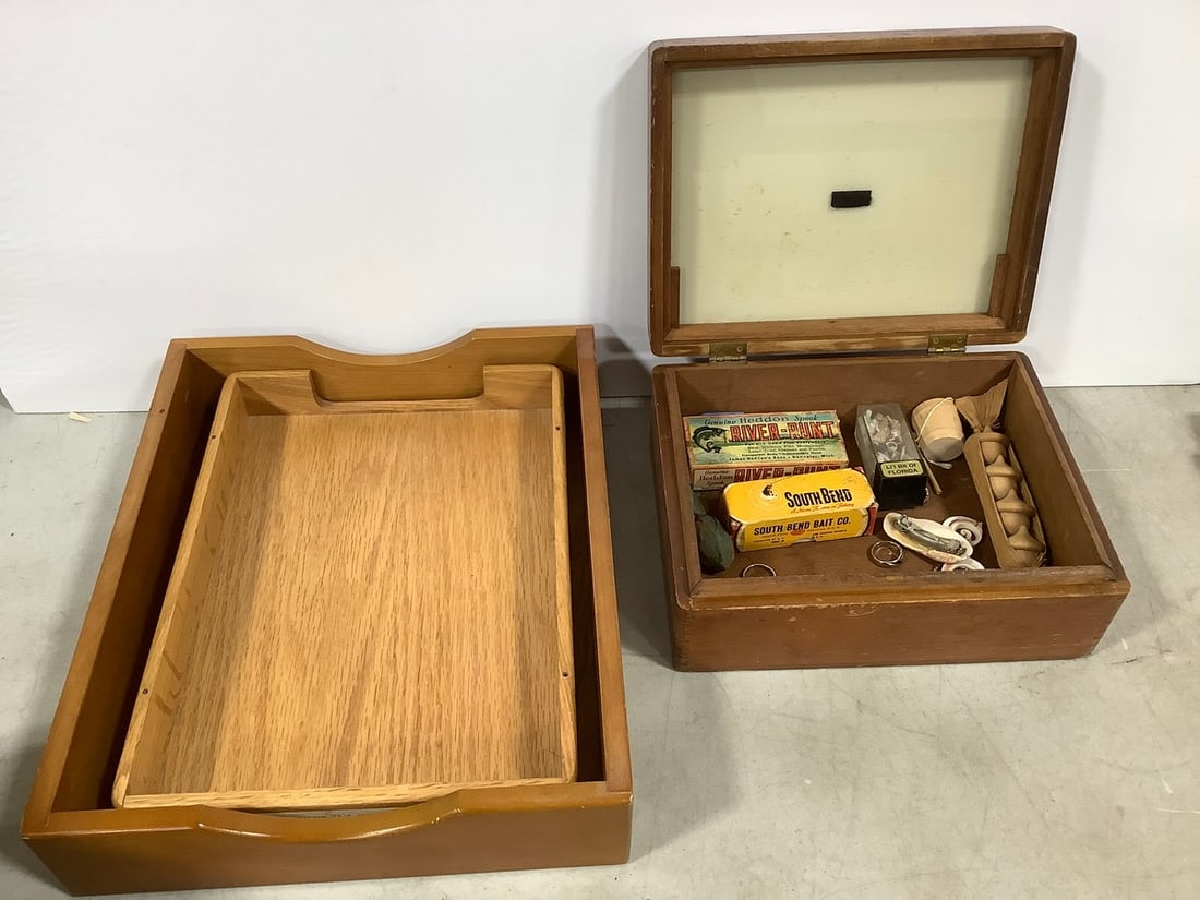 Florida shell decor, wooden trays(largest 11.5in.x14in.x3in.), and more (1 of 1)