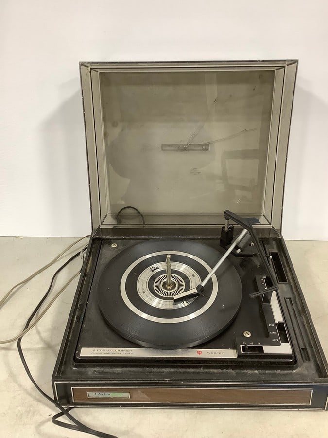 Electrophonic 3 speed record player (1 of 1)