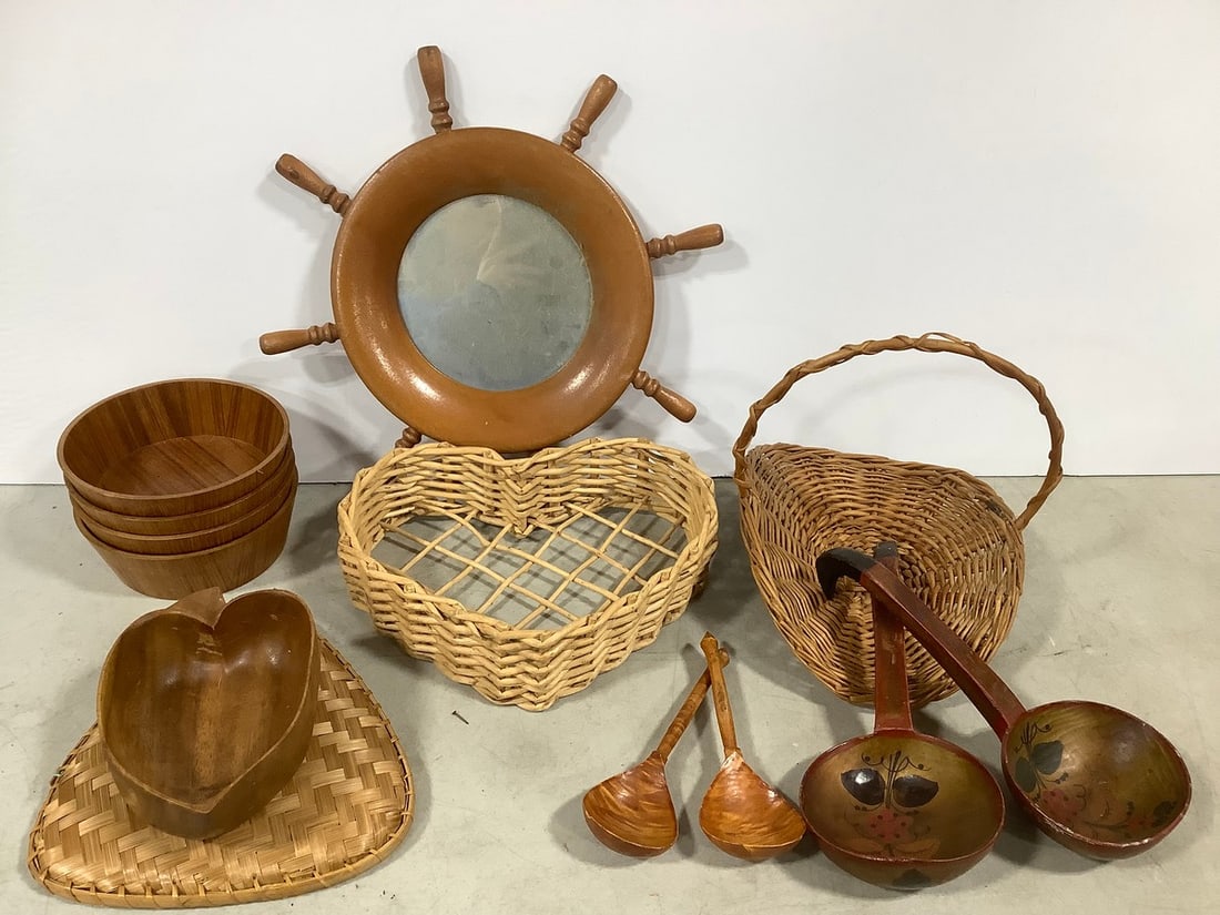 MCM teak bowls, ladels, and more: MCM teak bowls, ladels, and more