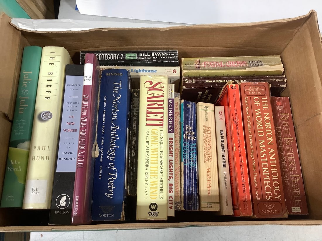 Vintage books(Scarlett, The Baker, The Fatal Crown, and more): Vintage books(Scarlett, The Baker, The Fatal Crown, and more)