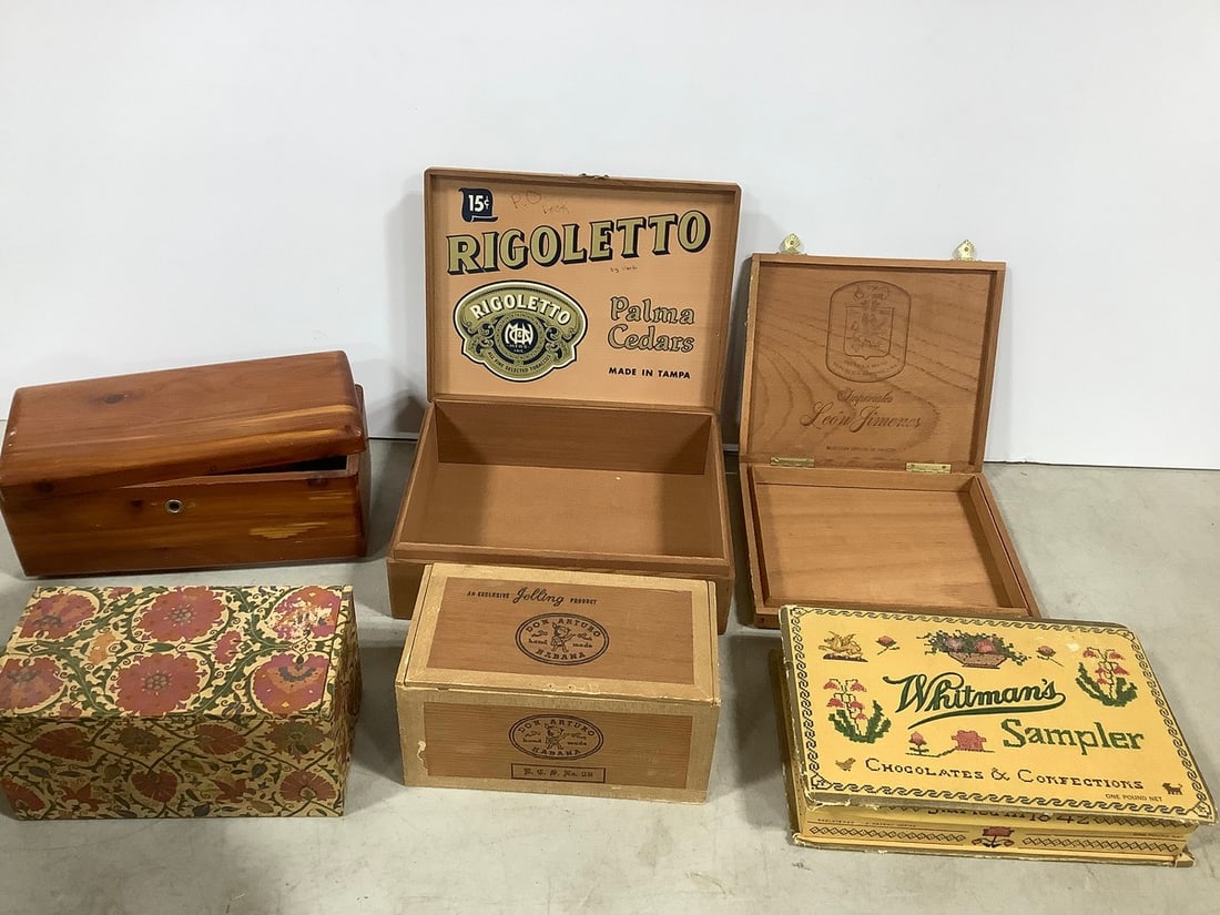 Vintage cigar boxes (1 of 1)
