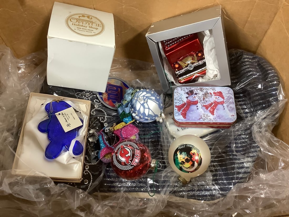 Christmas decor(ornaments, tin container, and more): Christmas decor(ornaments, tin container, and more)