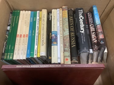 Vintage books(The Century, Arts of Russia, Cosmos Carl Sagan, The Art of Written Forms, and more)