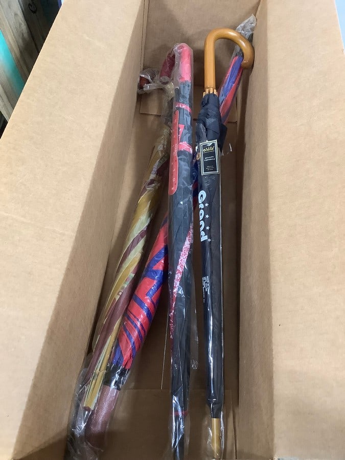 New long umbrellas in package: New long umbrellas in package