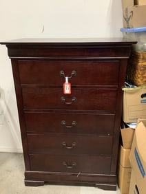 Wooden dresser(33in.x18in.x48in.)