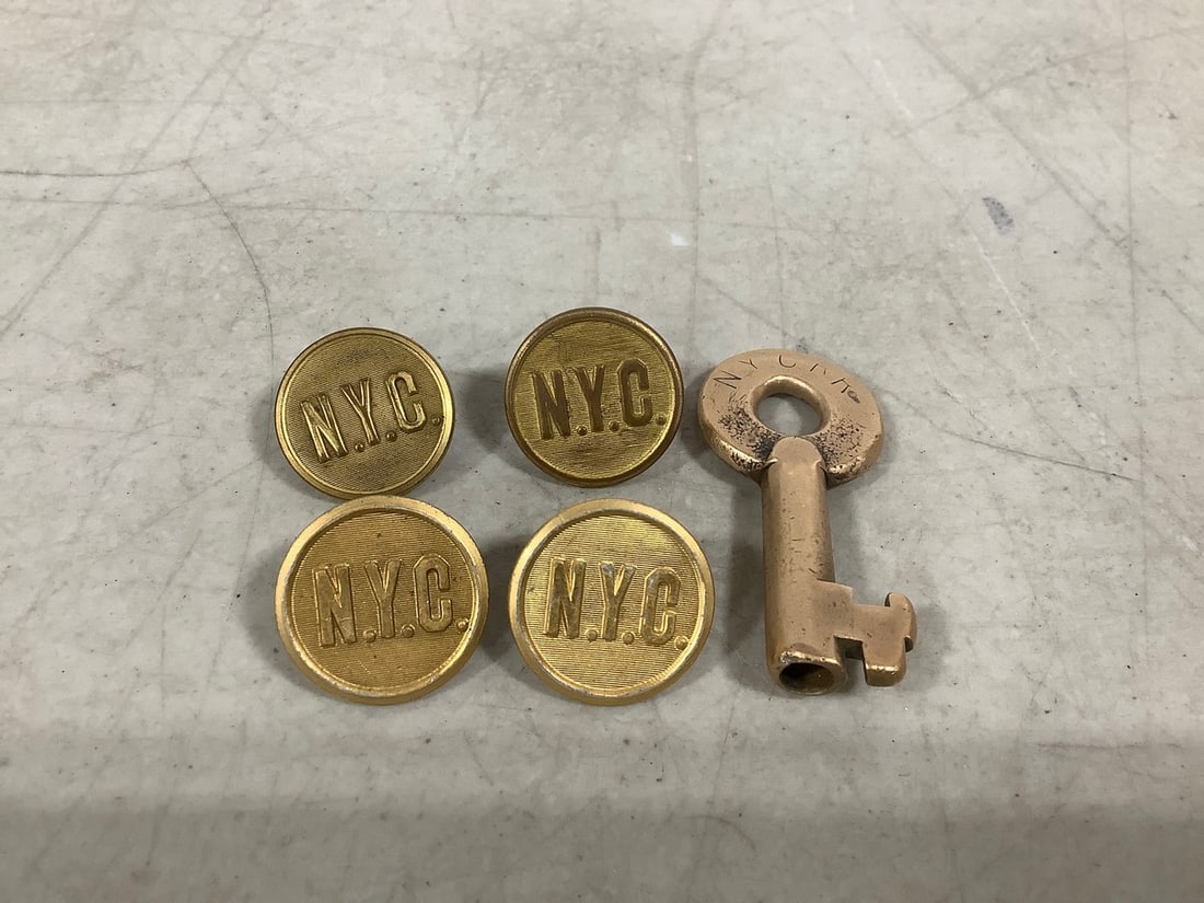 Vintage New York Central Railroad Brass train key and brass uniform buttons (1 of 1)