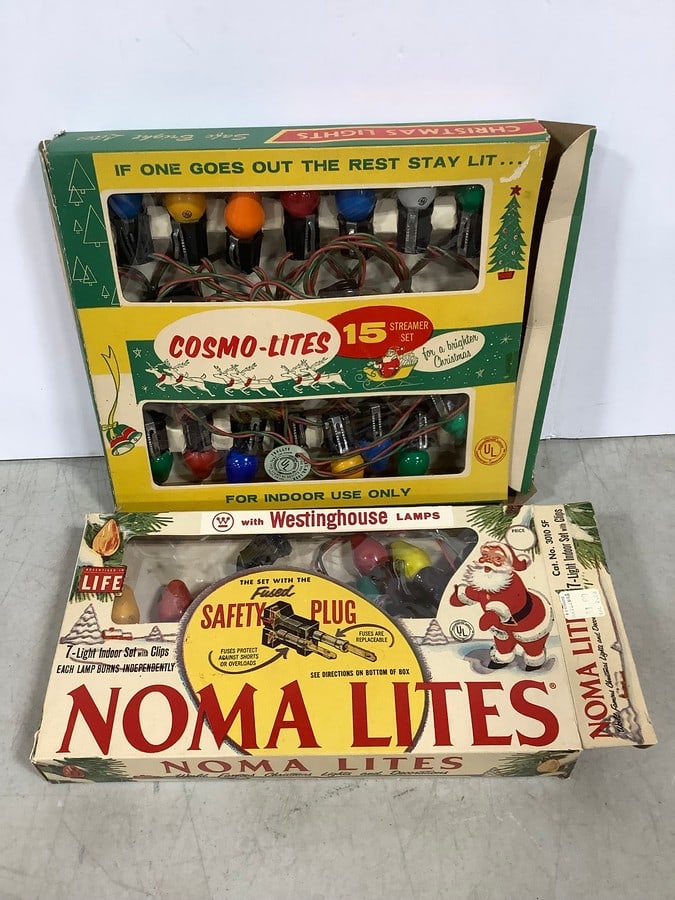 Vintage Cosmo and Noma Christmas Lights: Vintage Cosmo and Noma Christmas Lights