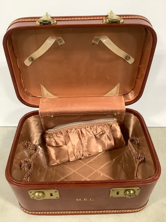 Train Travel Case (8.5inx14inx9.5in) (1 of 1)