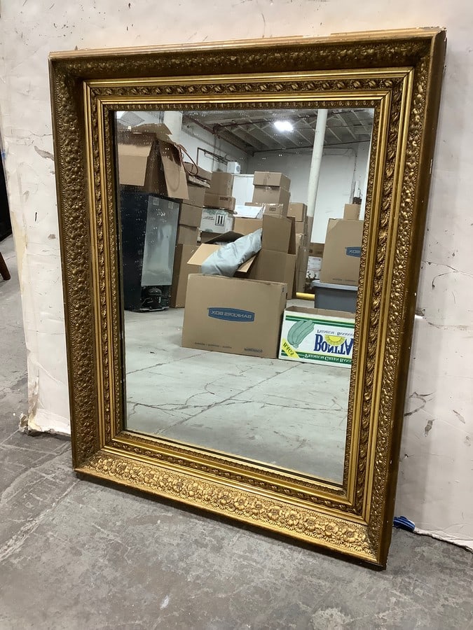 Wall Hanging Mirror (25inx31.5in): Wall Hanging Mirror (25inx31.5in)