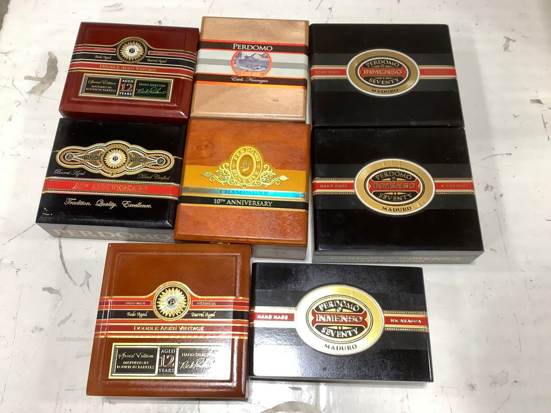 Wooden cigar boxes: Wooden cigar boxes