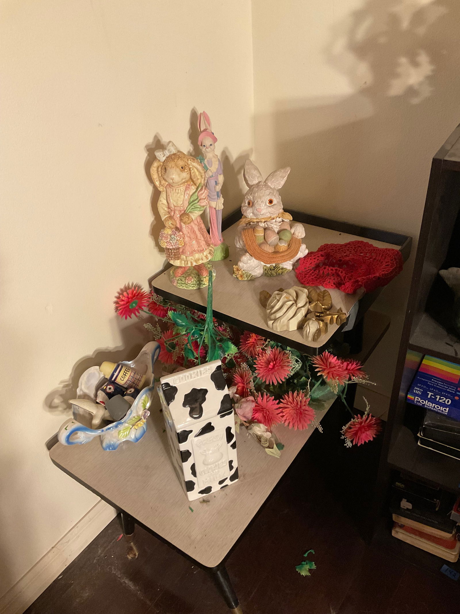 Ceramic bunnies, MCM dulles, plastic flowers and more (1 of 1)