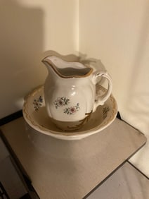 Ceramic bowl and pitcher 1940's