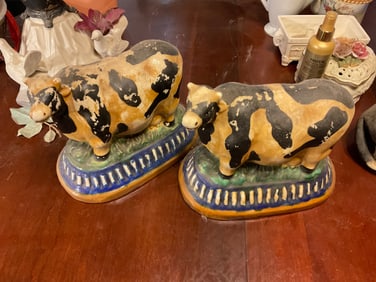 Lot of 2 vintage ceramic cows