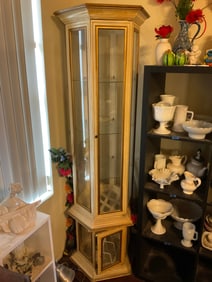 Vintage curio cabinet 70x10x12