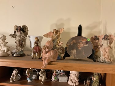 Lot of ceramic, porcelain and resin figures