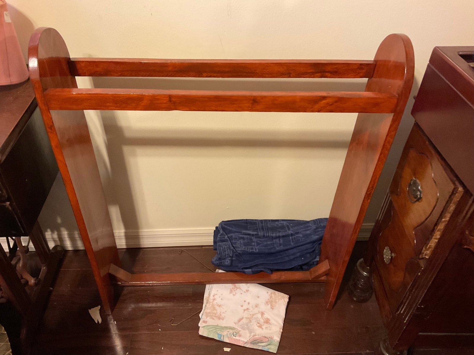 Vintage wooden blanket holder: Vintage wooden blanket holder