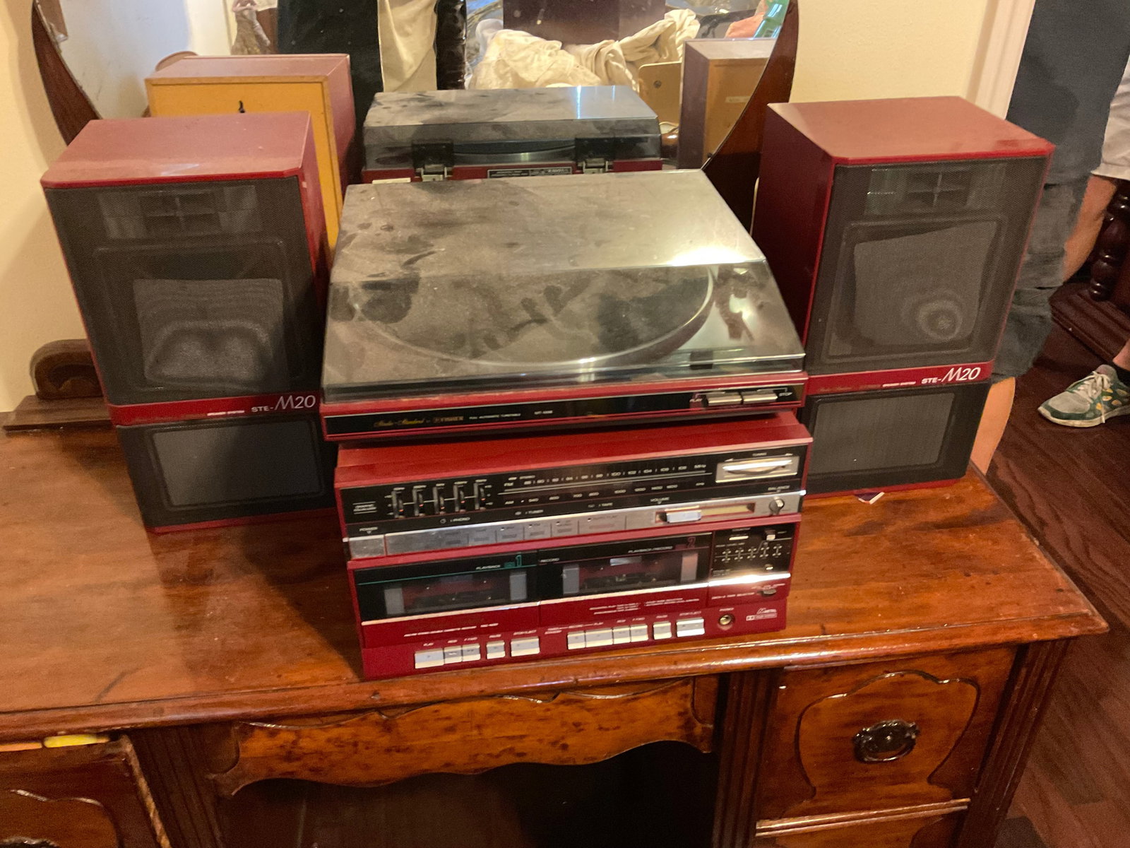 Vintage Fisher wooden turntable and speakers (1 of 1)