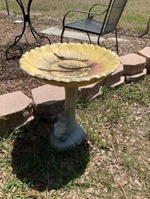 Resin bird bath