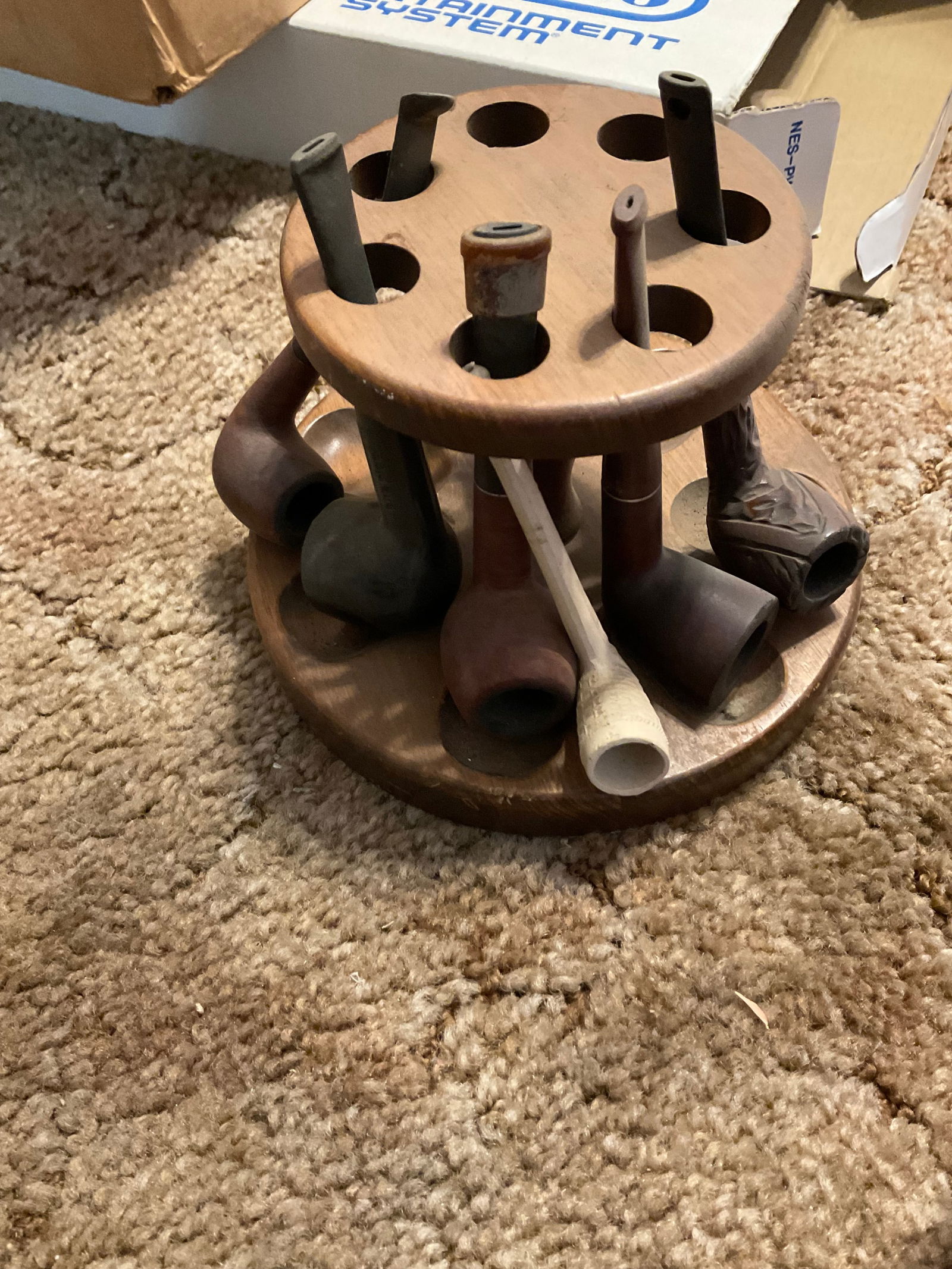 set of 6 vintage pipes with stand (1 of 1)