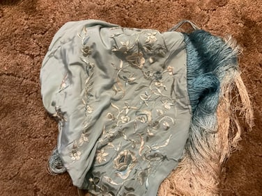 vintage round table cloth