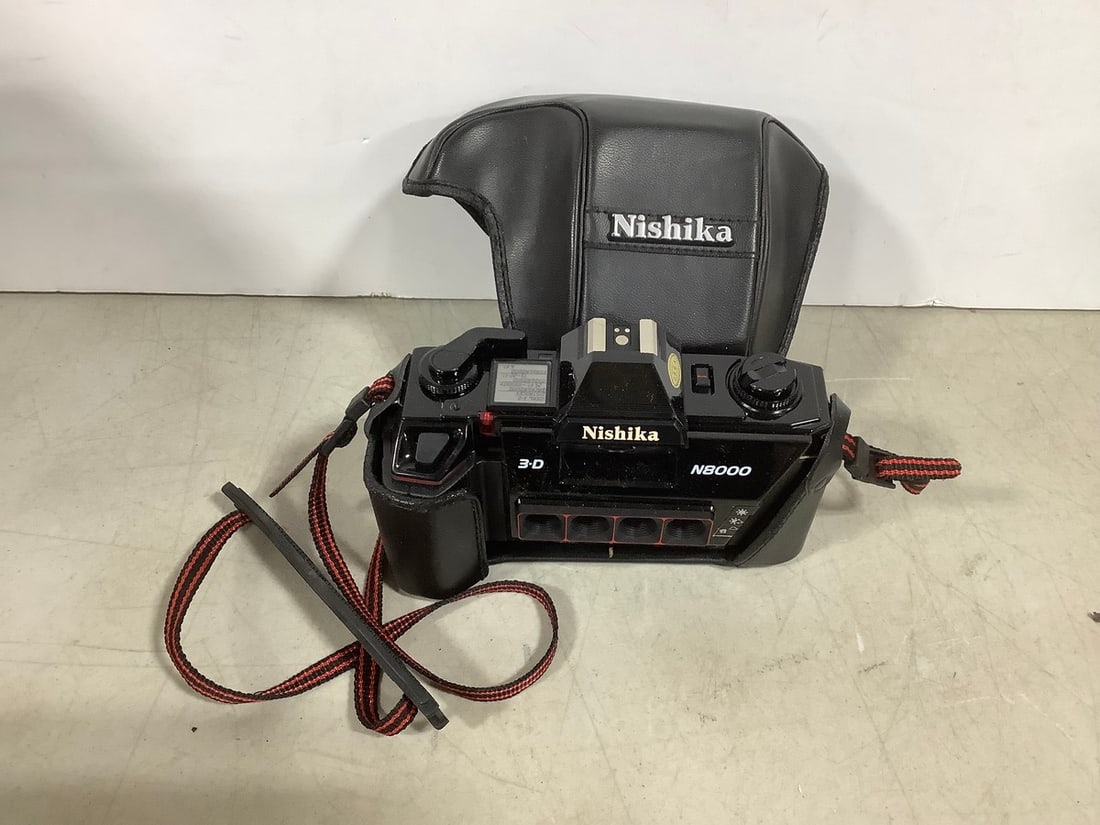 Nishika camera with carrying case(N8000): Nishika camera with carrying case(N8000)