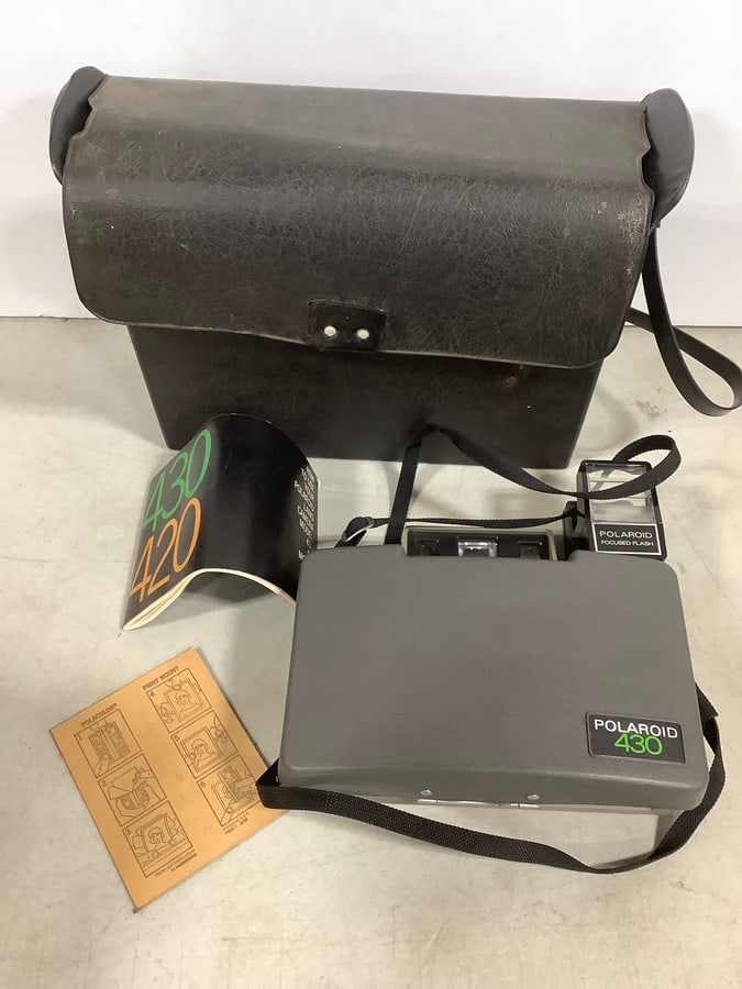 Vintage Polaroid 430 camera with focused flash attachment and carrying case (1 of 1)