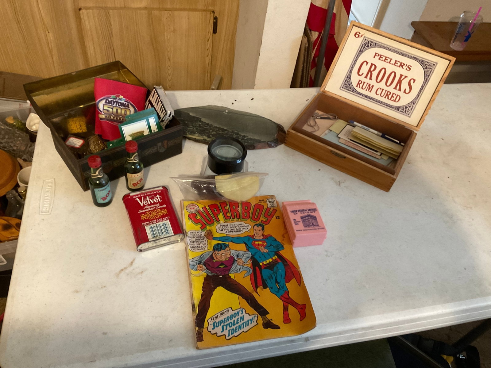 lot of vintage items, comic book, games and more: lot of vintage items, comic book, games and more
