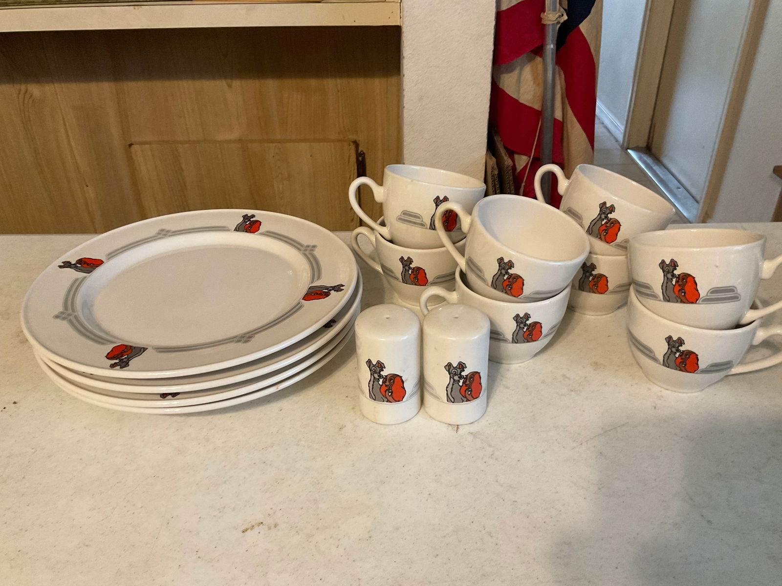 Lot of disney Lady and the Tramp glassware: Lot of disney Lady and the Tramp glassware