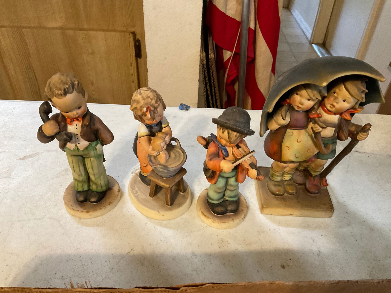 Lot of 3 Hummel figures 6in tall: Lot of 3 Hummel figures 6in tall