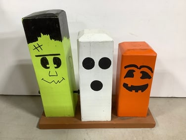 Wooden Halloween Decor(12.25in Tall)