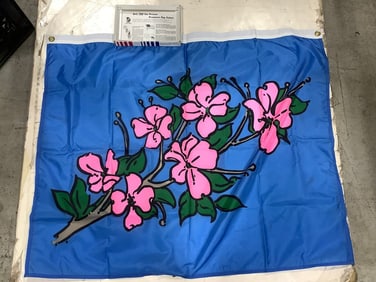 Vintage Dettra Garden Duralite Dogwood Flag (34inx44in)