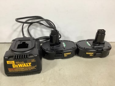 DeWalt 18 Volt Charger and Battery (working condition)
