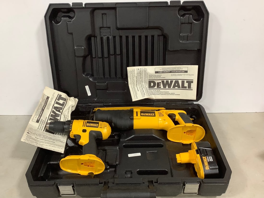 DeWalt Cordless Drill and Reciprocating Saw Set with Case *Good Working Condition* (1 of 1)