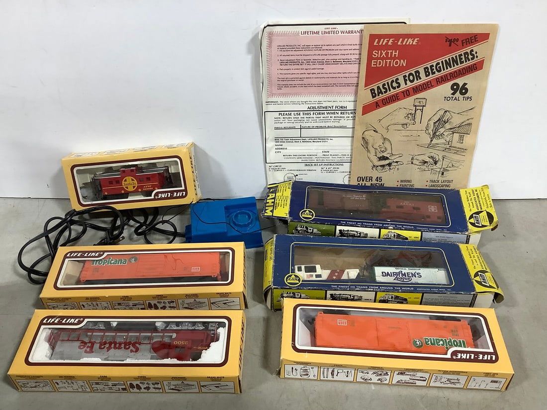 Various train car models(Life-Like, AHM) and more (1 of 1)