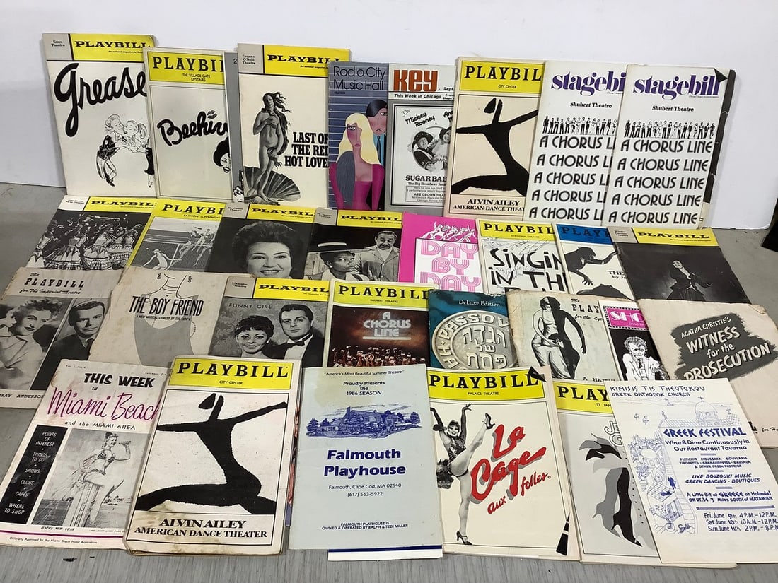 Vintage playbills and other showbooks: Vintage playbills and other showbooks