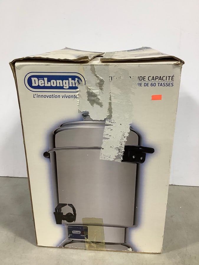 DeLonghi large stainless steel coffee maker (1 of 1)