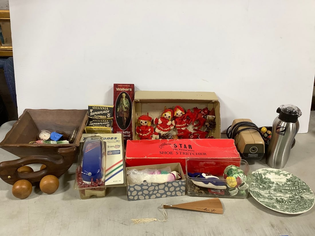 Vintage Ornaments, Panasonic Electric Pencil Sharpener, Team-fones Phone, and more (1 of 1)