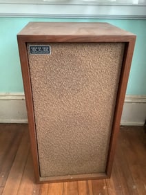 KLH Acoustic suspension loudspeaker system(model 6)