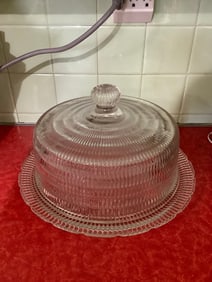 Crystal cake dish