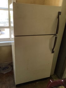 Refrigerator/freezer(5ft.x27in.)