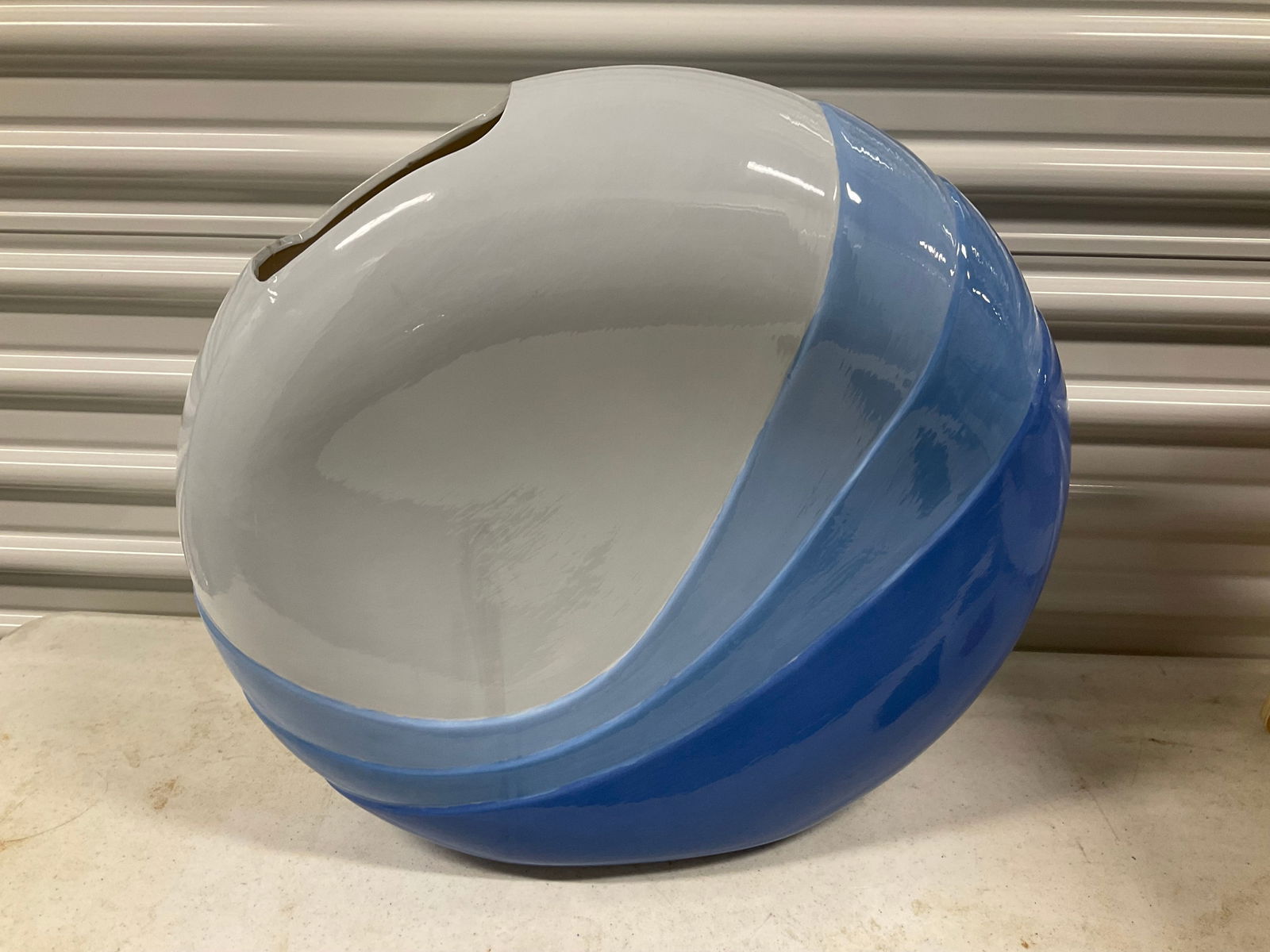 large devative planter vase 18x18 no chips cracks or blemishes (1 of 1)