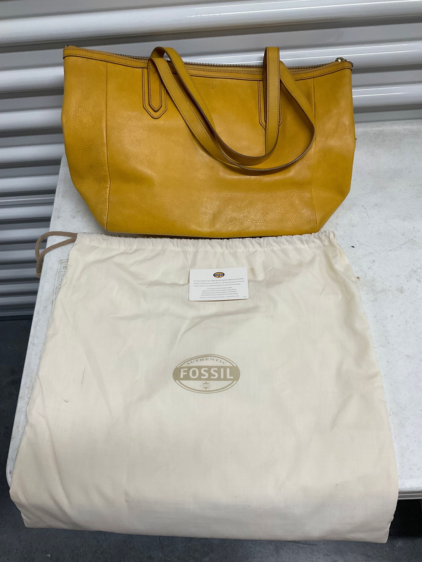 Fossil leather handbag: Fossil leather handbag