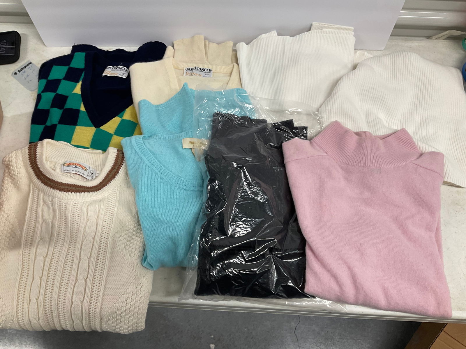 Lot of pure cashmere women's sweaters: Lot of pure cashmere women's sweaters