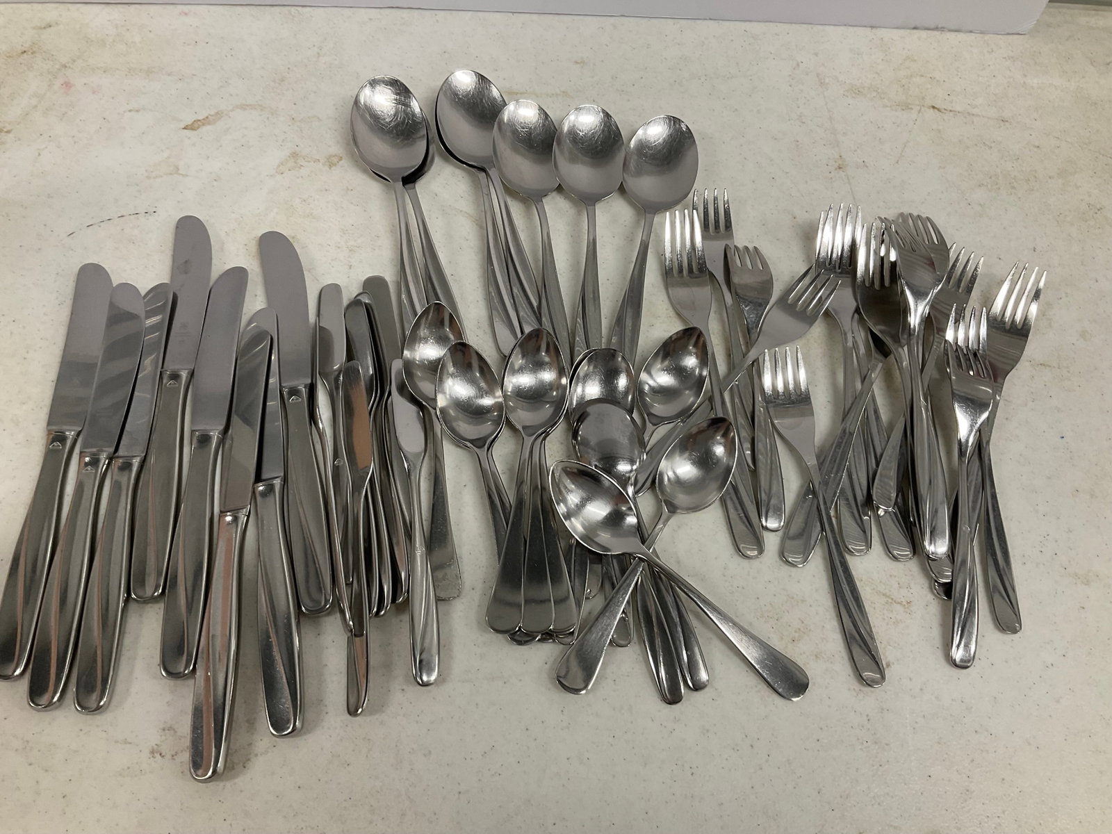 Frazier silverware set (51 pieces): Frazier silverware set (51 pieces)