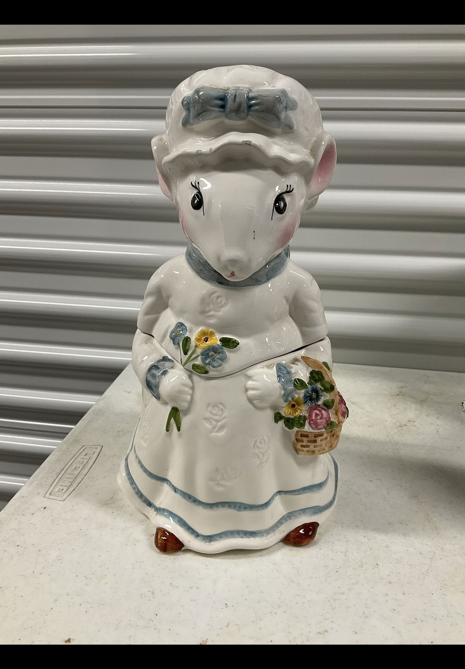 vintage HTF Weiss Hand Painted Ceramic Grandma Mouse Cookie Jar (1 of 1)
